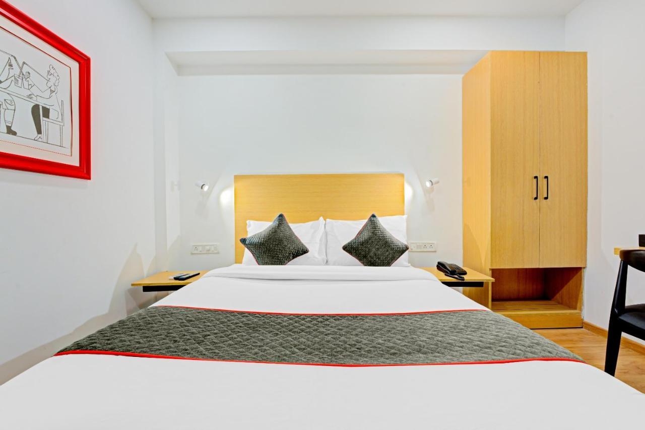 Hotel Oyo Townhouse 74871 Thoraipakkam Chennai Exterior foto