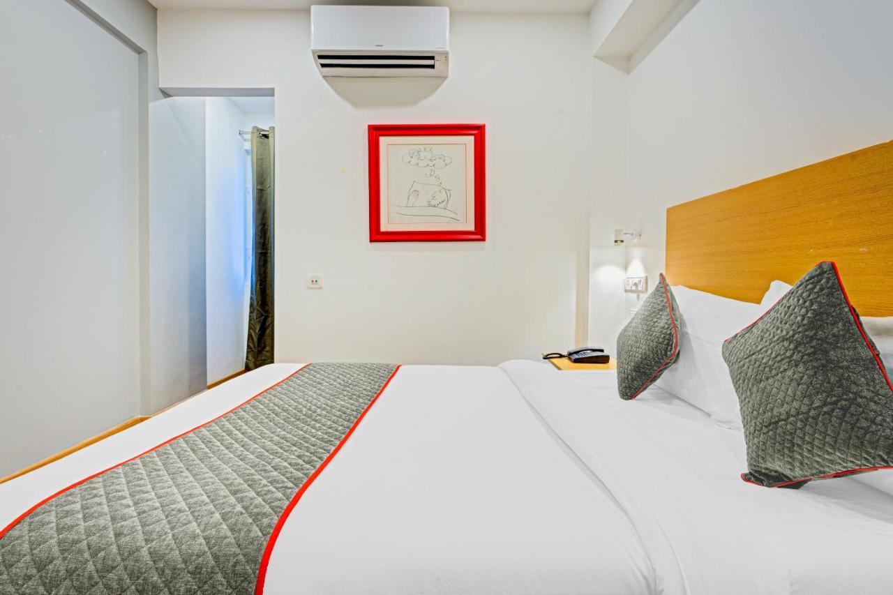 Hotel Oyo Townhouse 74871 Thoraipakkam Chennai Exterior foto